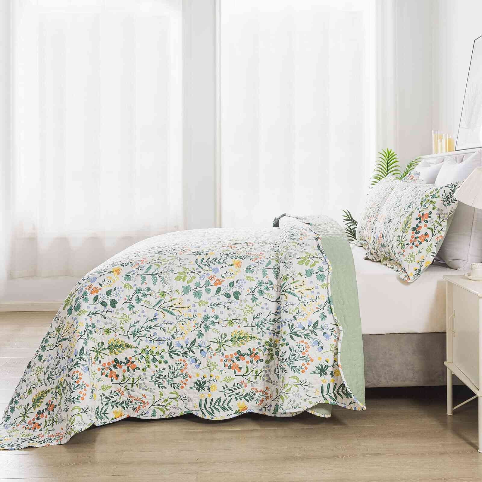 Vinmora™ WannaToo Quilt Collection Microfiber Floral Bedding Set Green - Premium Comforter Set by Vinmora™