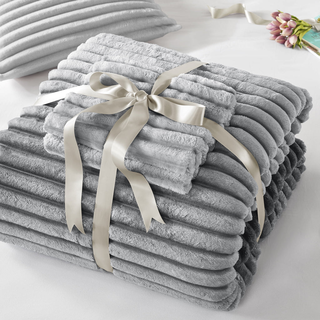 Vinmora™ Regency Heights King/Cal King Fluffy Ribbed Plush Comforter - Premium Comforter Set by Vinmora™